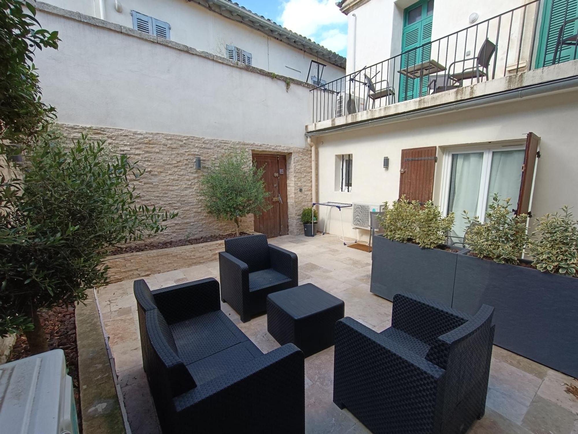 T3 Renove Avec Cour, Intra Muros Avignone Esterno foto